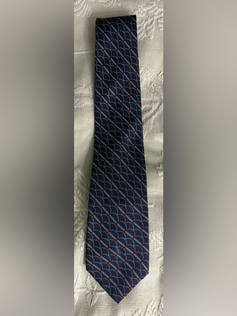 J. McLaughlin Men’s Navy Tie with Red and White Arc Pattern